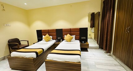 AMBASSADOR HOTEL Room Type - DELUXE TWIN BED