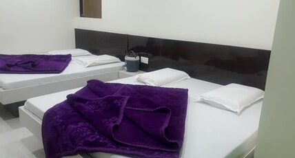 Hotel Moon Sky Room Type - Deluxe Four Bed AC