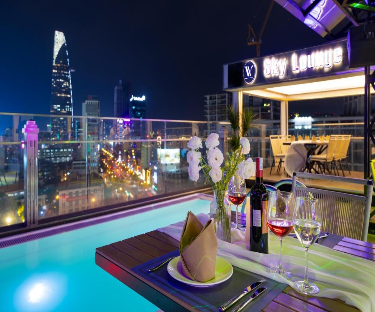 Winsuites Saigon Hotel - Tap to explore photos