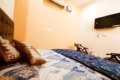 JANNAT 7 - Hotel & Homestay PG with Restaurant & Banquet Hall - Families, Couples & Corporate
