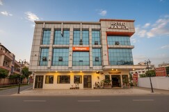 FabHotel Pramila Inn