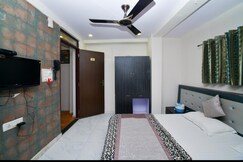 Hotel Pramukh Palace