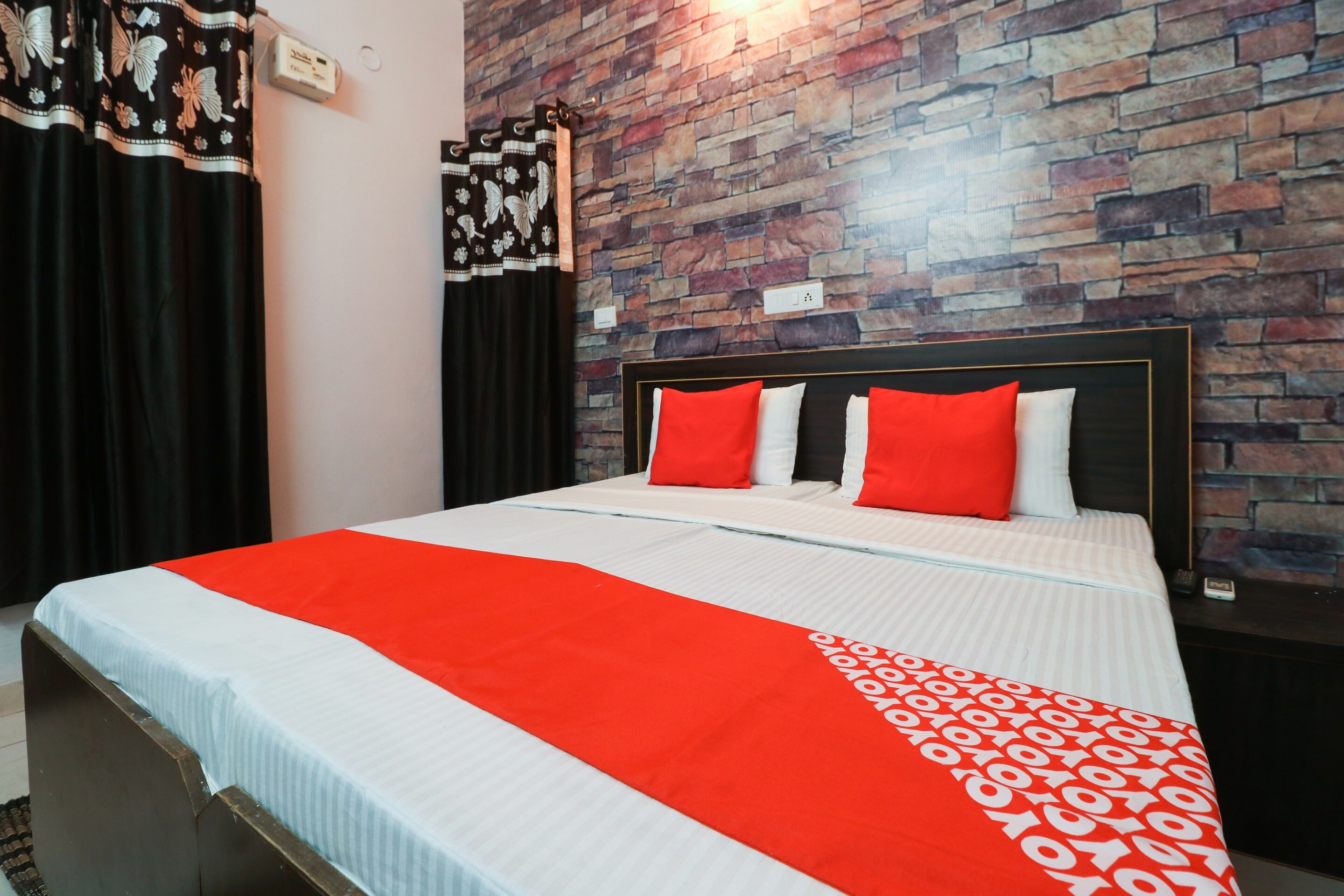 OYO Hotel Nitin Stays - Tap to explore photos