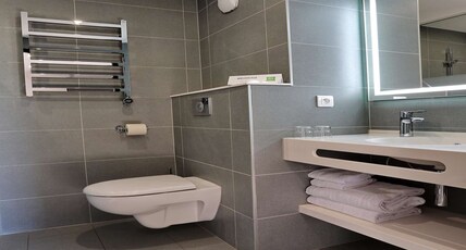 IBIS STYLES AJACCIO NAPOLEON Room Type - Standard Room-Double bed and sofa IBIS STYLES AJACCIO NAPOLEON Room Type - Standard Room-Double bed and sofa