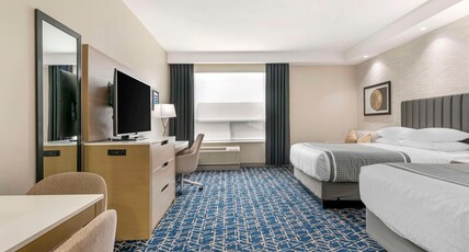 Best Western Premier Route 97 Vernon Room Type - 2 Queen Beds, Non-Smoking, Microwave And Mini-Refrigerator