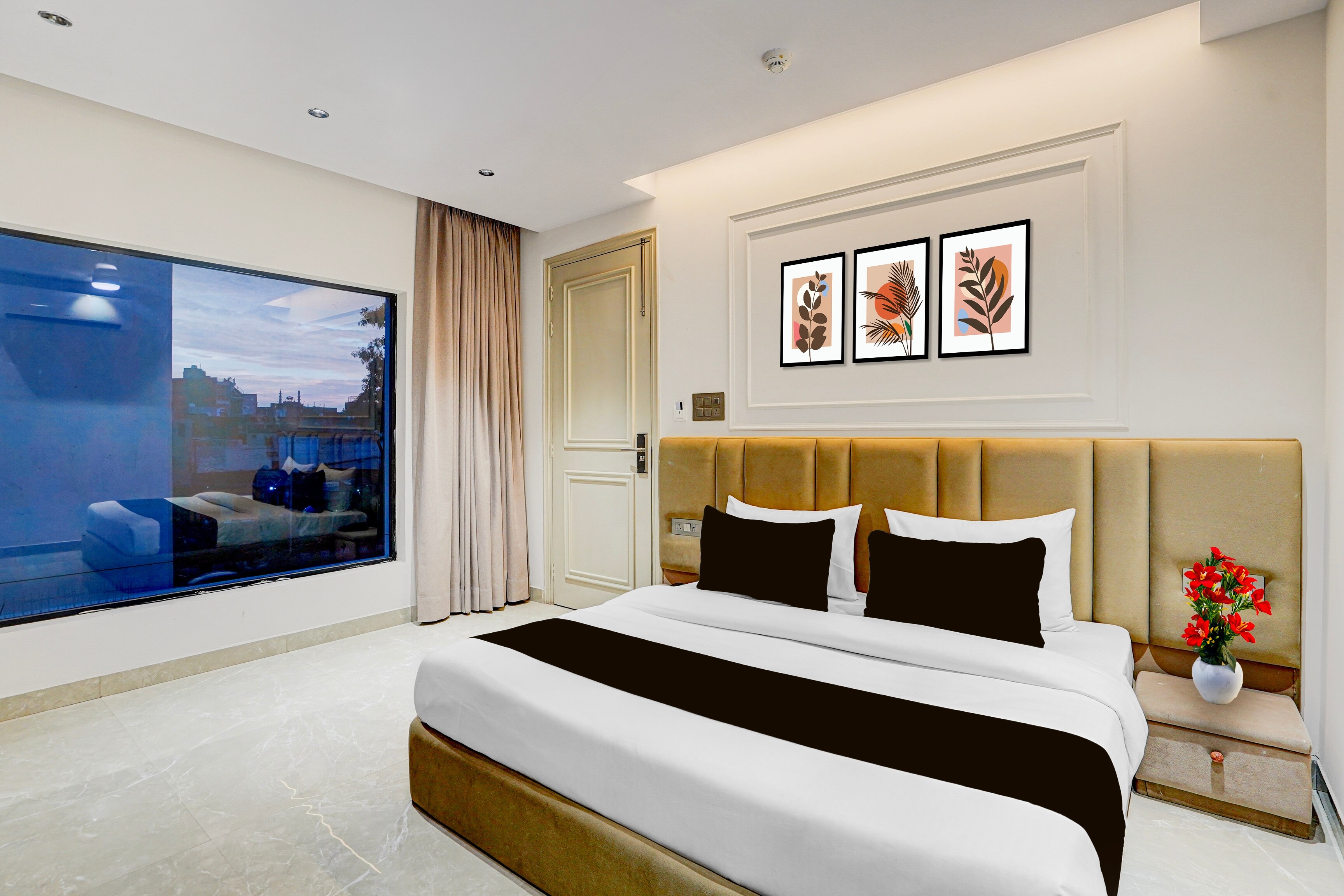 Townhouse Hotel SBG Tower A Premium Corporate Suits - Tap to explore photos