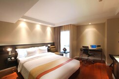 Amora NeoLuxe Hotel
