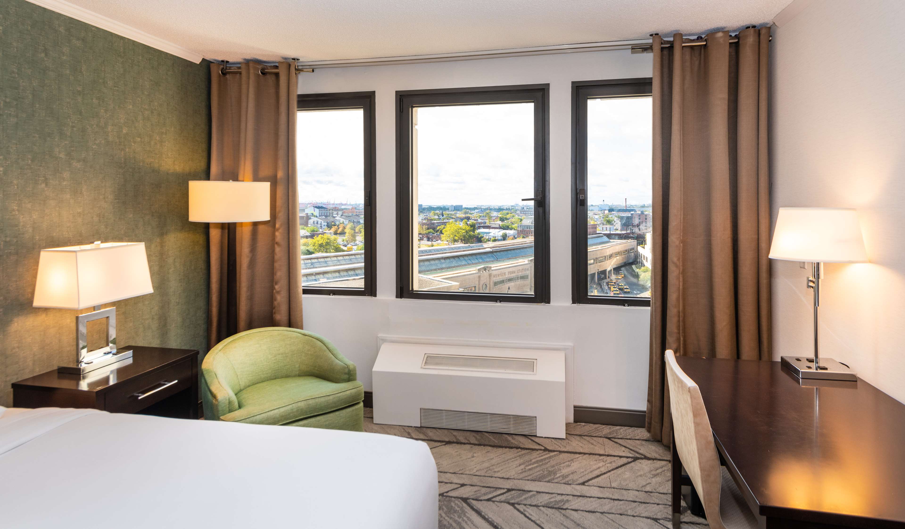 DoubleTree by Hilton Newark Penn Station - Tap to explore photos