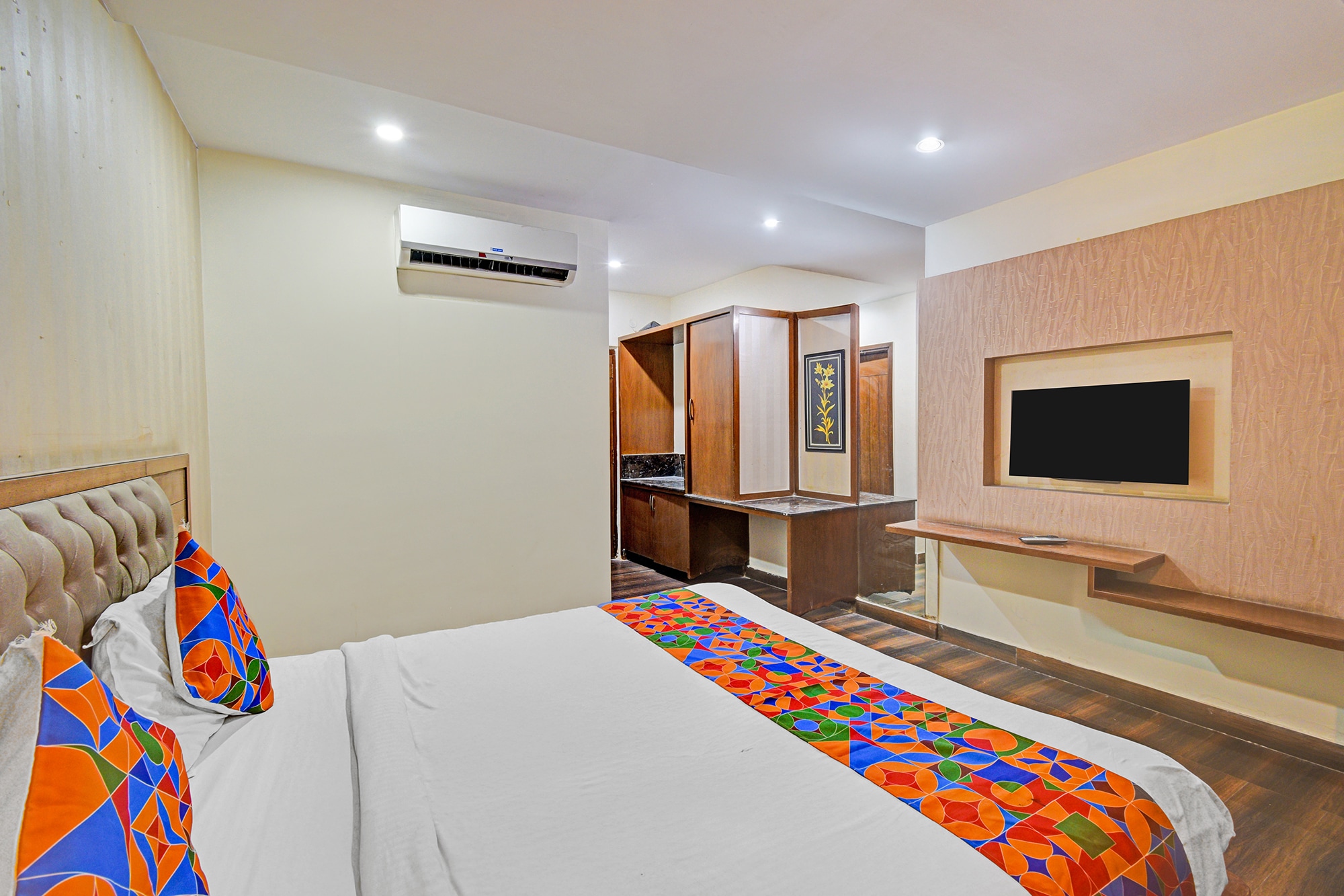 FabHotel La Vista In Kothapet - Tap to explore photos