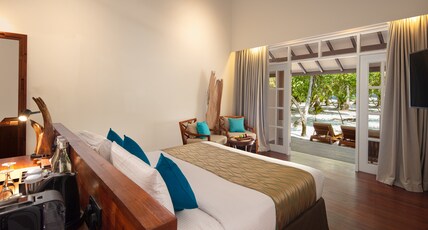 Adaaran Select Meedhupparu Room Type - Beach Villa With Jacuzzi