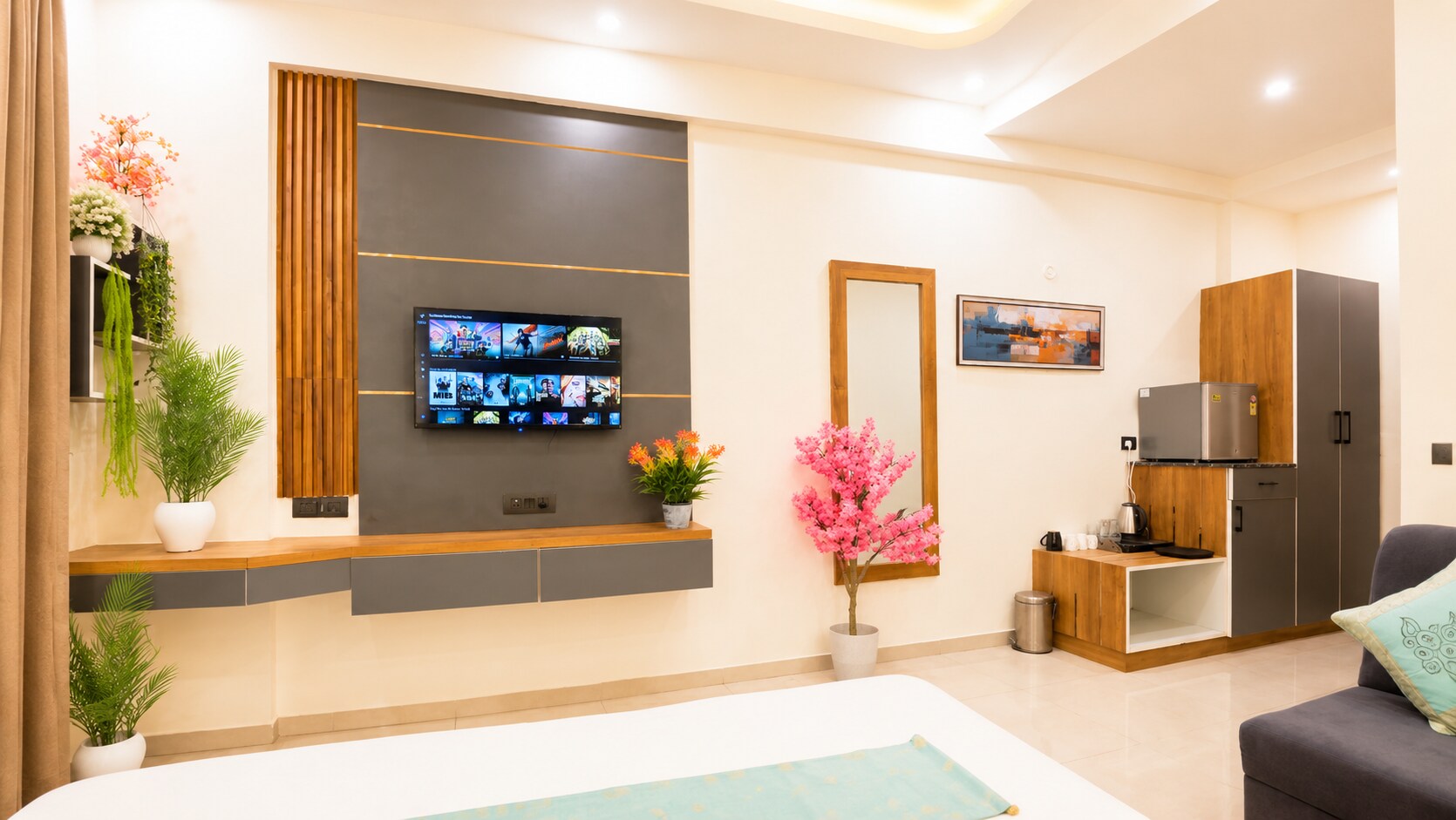 The Suites Inn Studios - Tap to explore photos