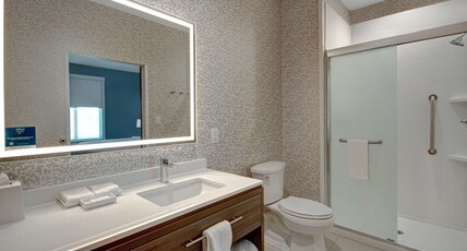 Home2 Suites by Hilton Burleson Room Type - 1KING HEARING ACC SUITE