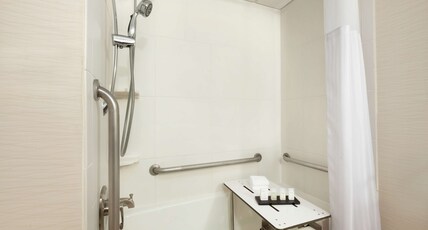Embassy Suites Oklahoma City Will Rogers Airport Room Type - 1 KG STE HEAR ACC NO SMOK