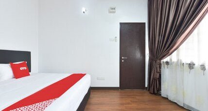 Hotel O Madeena Inn Room Type - Deluxe King