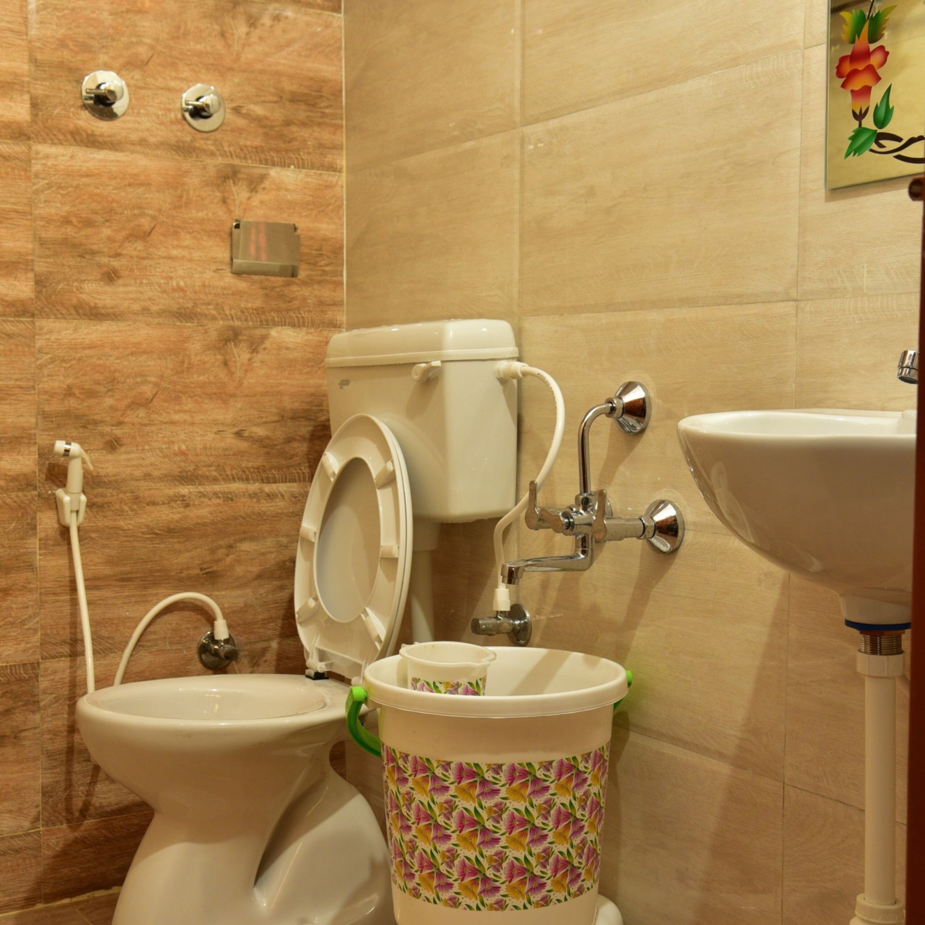 Elegant Serviced Apartment | 2 BHK Apartment - Tap to explore photos