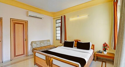 Collection O Dandiya Bazar Formerly Vrundavan Residency Room Type - Suite