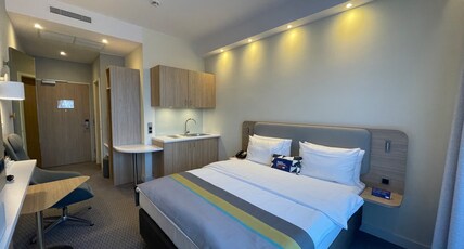 Holiday Inn Express MERZIG Room Type - 1 Queen Standard Terrace Access