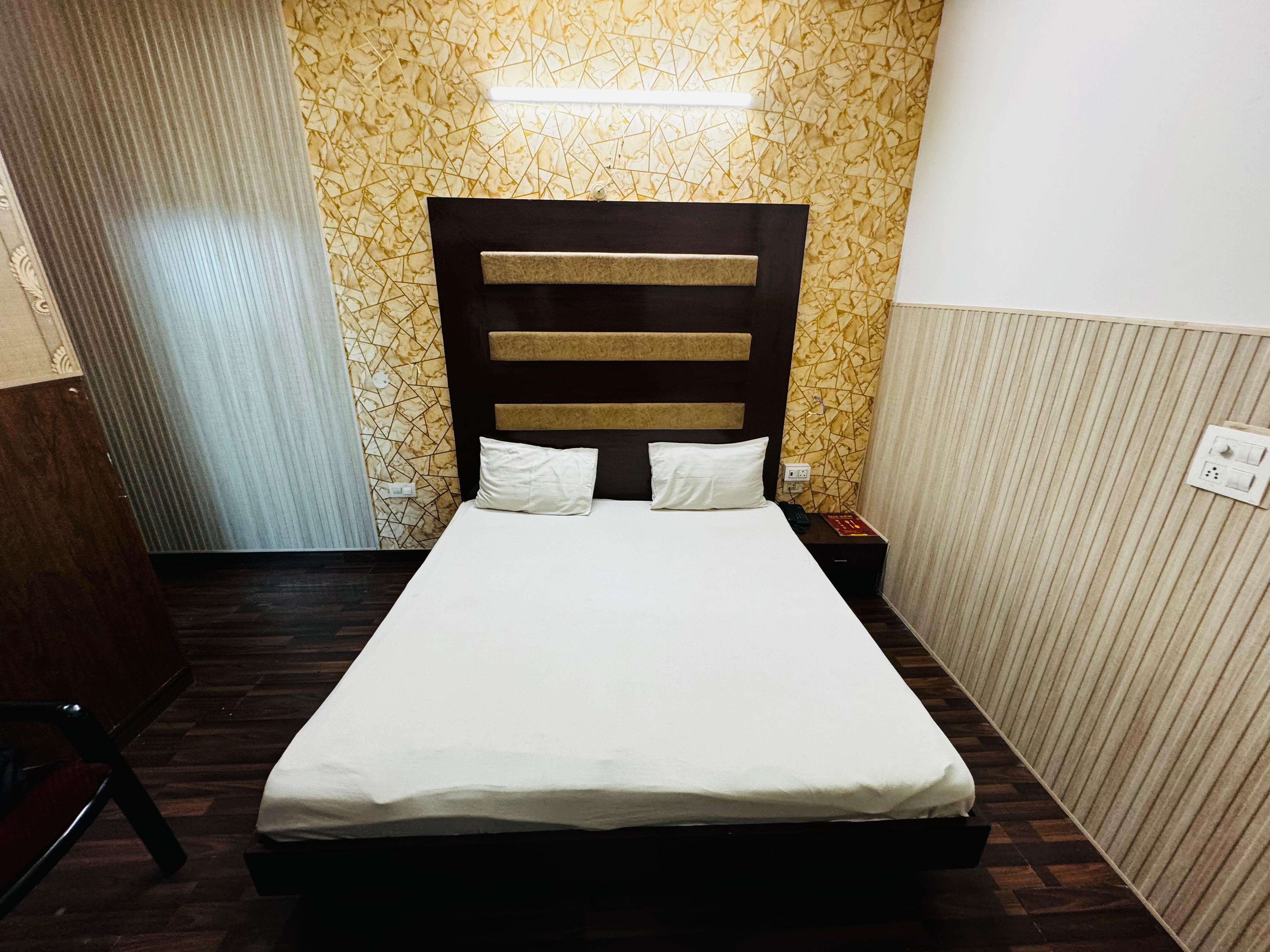 HOTEL SUN PLAZA - Tap to explore photos