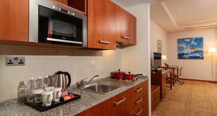 Holiday Inn Suites Kuwait Salmiya Room Type - Premium Room