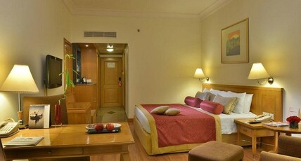 Vivanta Vadodara  Room Type - Deluxe Suite City View Queen Bed with Bathtub