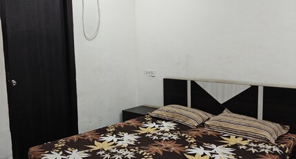 Shri Nikunj Vrindavan Dham Room Type - Bedroom 8
