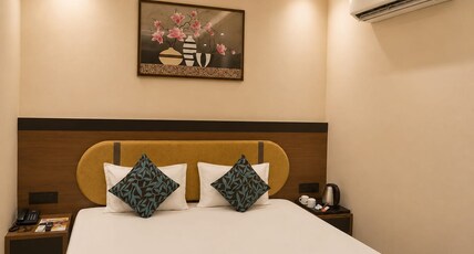 Hotel Shankuntla Palace - 400 Mtr from Vishnupad Mandir Room Type - Superior Deluxe Room Hotel Shankuntla Palace - 400 Mtr from Vishnupad Mandir Room Type - Superior Deluxe Room