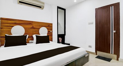 Super Collection O Minto Park Formerly Hotel Gardenia Room Type - Super Deluxe Room