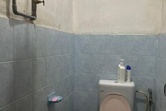OYO Awie Homestay near Batu Rakit Beach