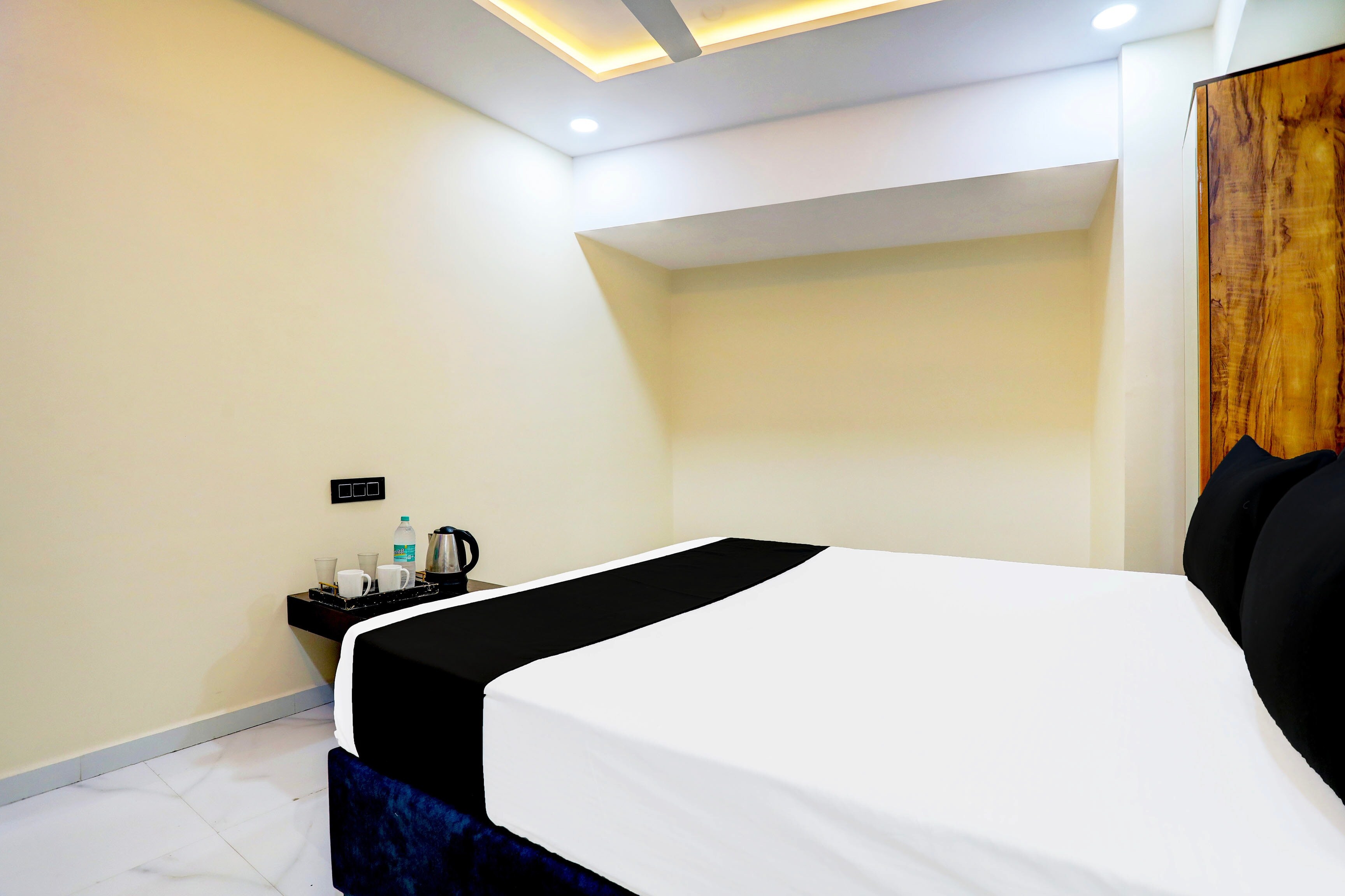 Hotel O Forever - Tap to explore photos