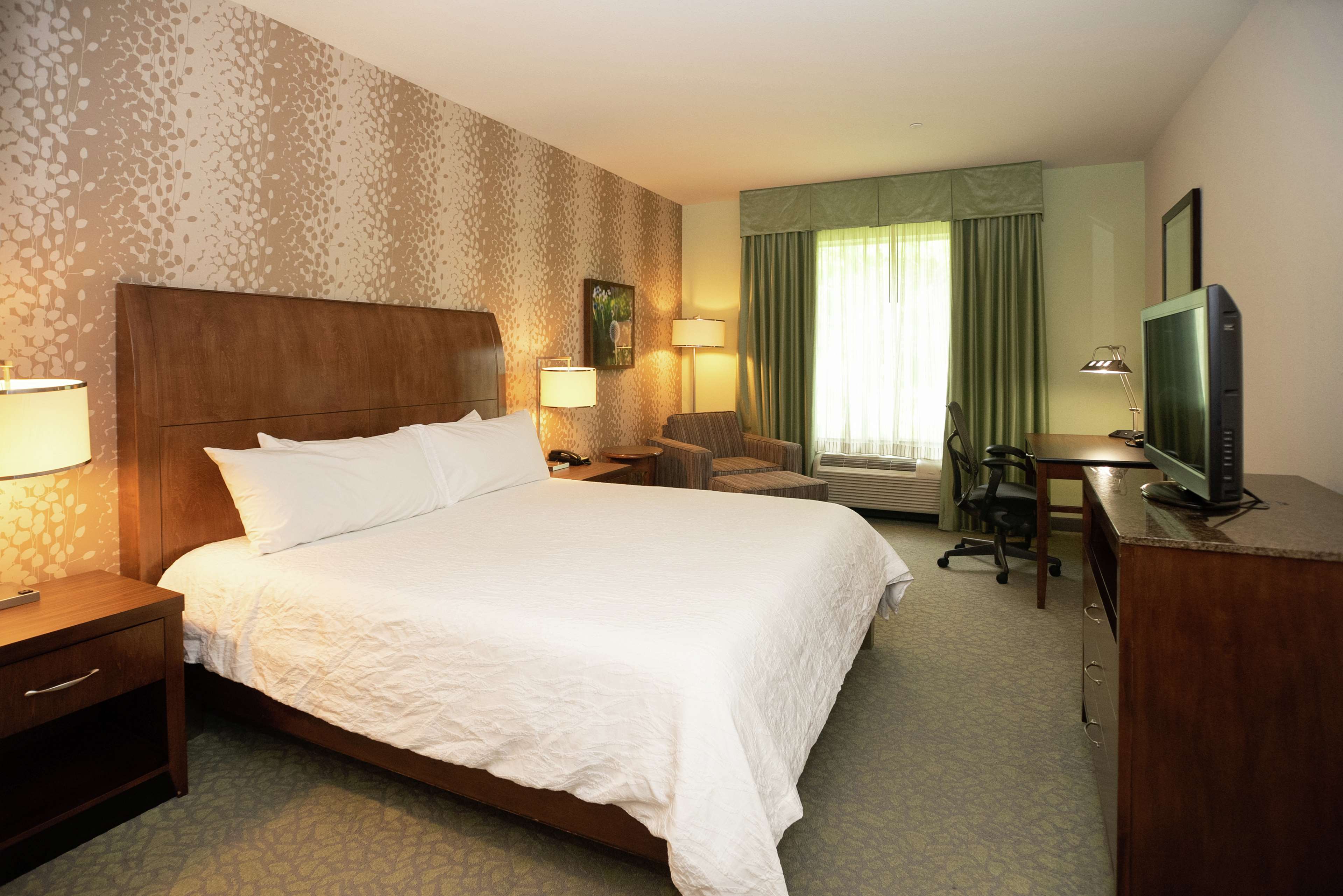 Hilton Garden Inn Covington - Tap to explore photos