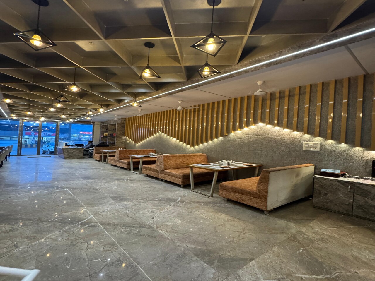 HOTEL SAPPHIRE - Tap to explore photos