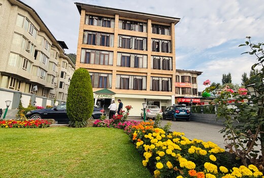 Hotel Zamrud at Dal Lake