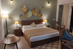 Elegant Holiday Homes | 2 BHK Villa & Rooms