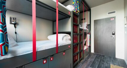 The People Paris Belleville Room Type - Bed in a 4 beds mixed dorm with shared bathroom