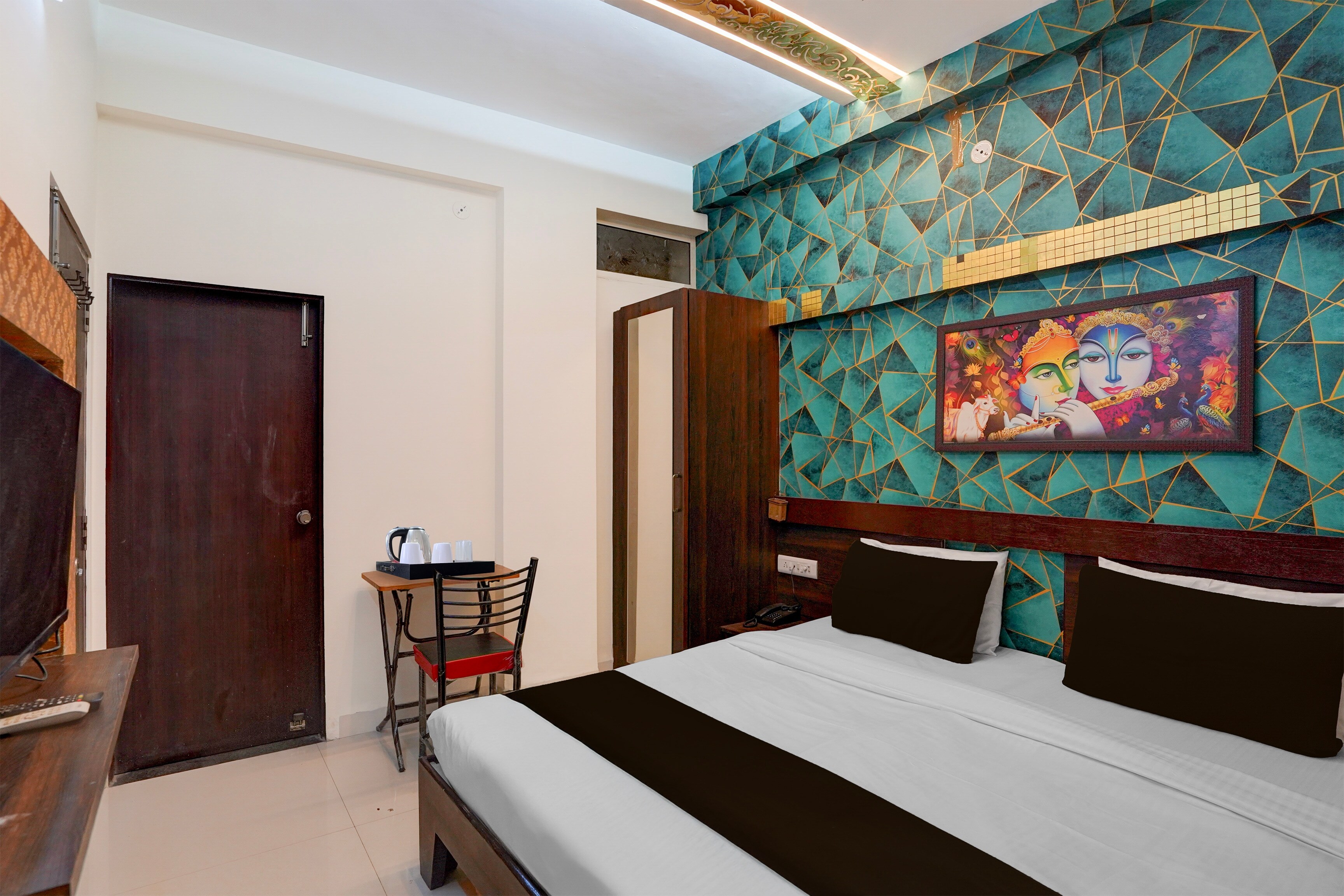 Collection O Meghdoot Garden Formerly Hotel Shree Krishna Avenue - Tap to explore photos