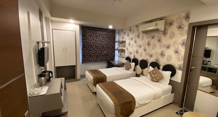 NIRVANA HOTEL Room Type - Premium Twin Room (Free WiFi) NIRVANA HOTEL Room Type - Premium Twin Room (Free WiFi)