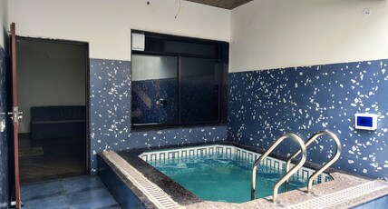Royal Raipur Resort Room Type - Luxury room with pool