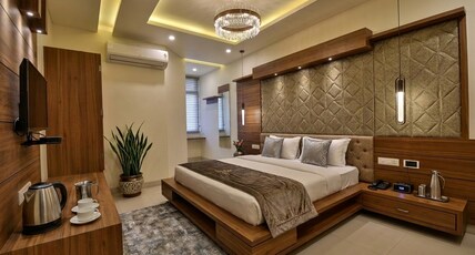 Hotel Grand Safari Room Type - Deluxe Room Hotel Grand Safari Room Type - Deluxe Room