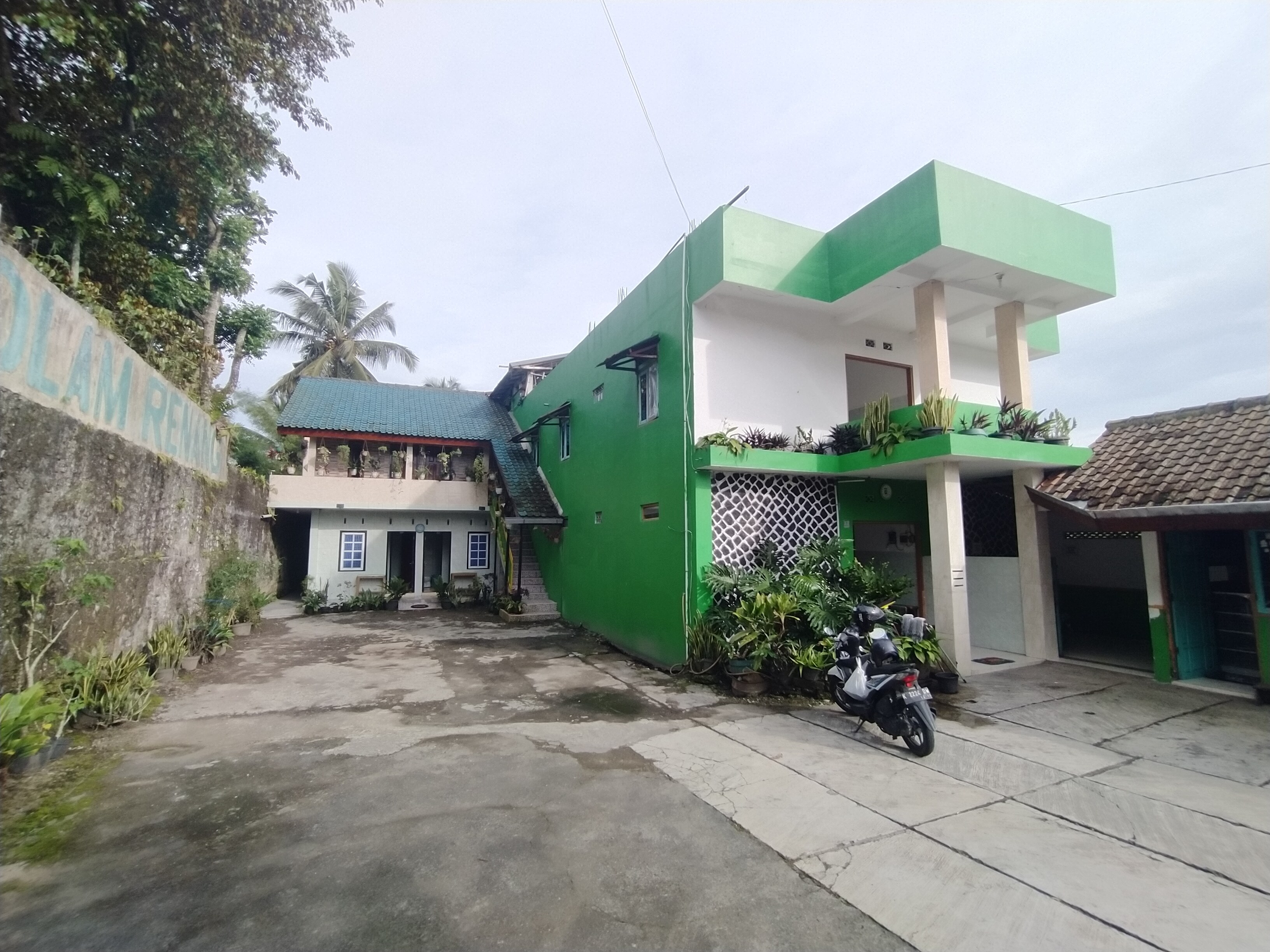 Hotel O Tetirah Homestay - Tap to explore photos