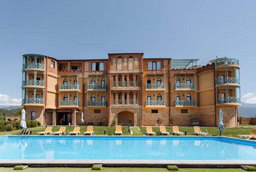Burki Castle & Cellar Hotel