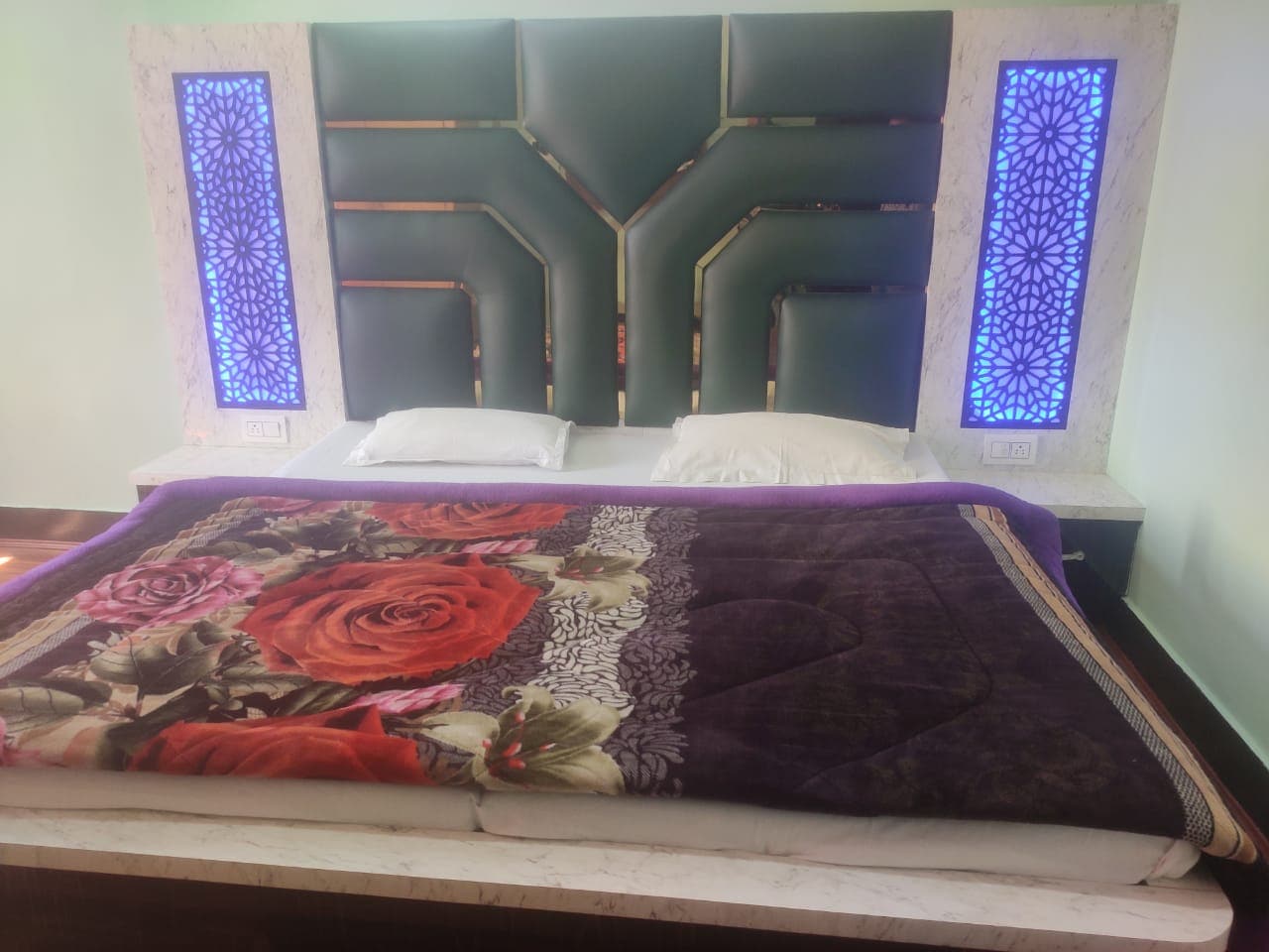 Hotel Prime - Tap to explore photos