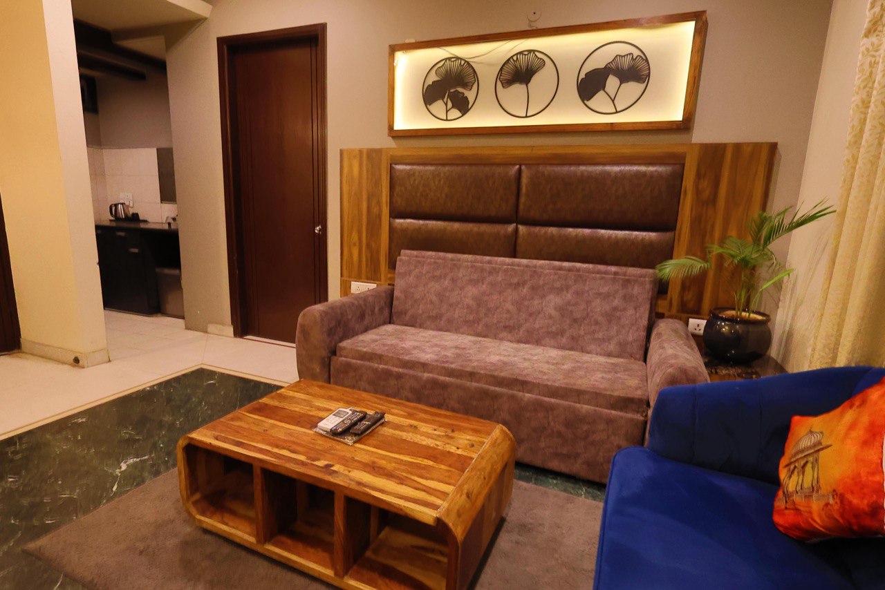 Hotel Imperial Park Sector-45 - Tap to explore photos