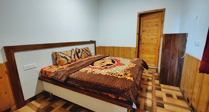 Basa Palace Room Type - Standard Room