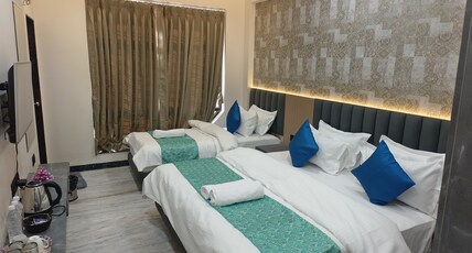 Hotel Indore Palace, Feel At Home (Newly Renovated Hotel) Room Type - Executive Triple Bed Room Bed AC Hotel Indore Palace, Feel At Home (Newly Renovated Hotel) Room Type - Executive Triple Bed Room Bed AC