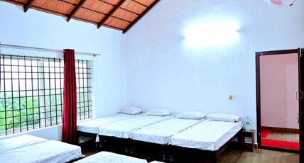 CoffeeCrown Homestay Room Type - 6 Cot Room
