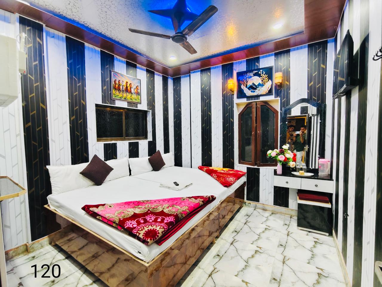 Varanasi Dream Guest House - Tap to explore photos