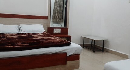 Hotel Dwarka Nilayam Room Type - Triple Bed Room Non-A.C.