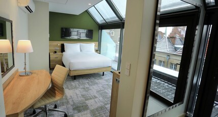 Hampton By Hilton Gdansk Old Town Room Type - QUEEN ROOM WITH BALCONY