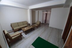 Newlands B&B (500 meters from Mall Road)