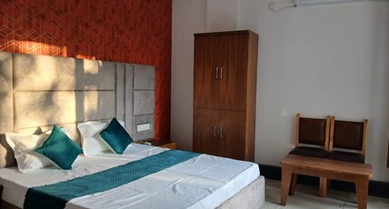 Aarav Hotel Room Type - Deluxe Non Ac